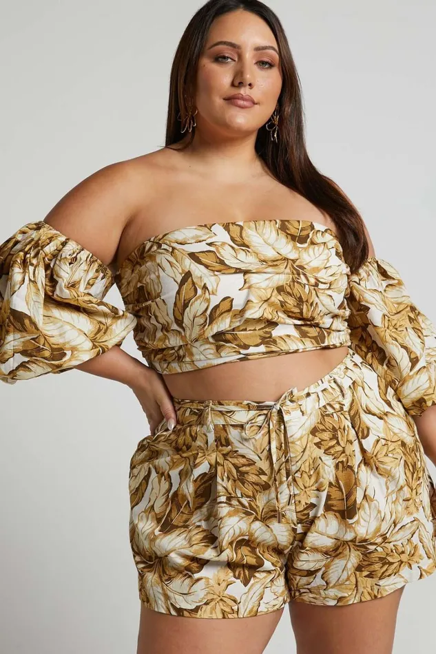 Amalie The Label 8211 Linen Blend High Waisted Tailored Shorts In Frieja Print Women Showpo Curve Clothes Amalie The Label 8211 Linen Blend High Waisted Tailored Shorts In Frieja Print Women Showpo Curve Clothes