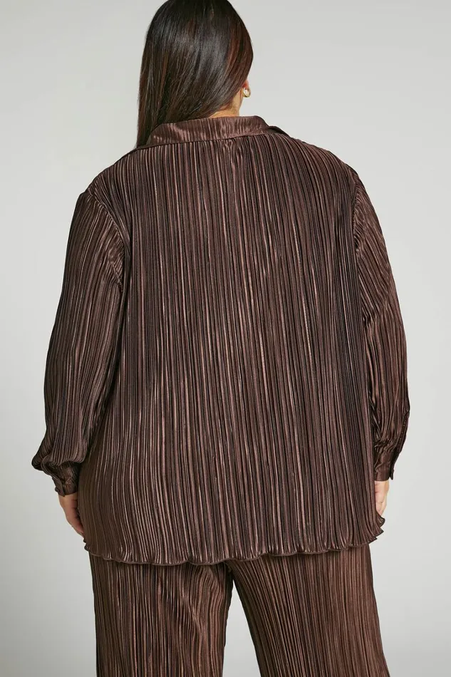 Beca Shirt 8211 Plisse Button Up Shirt In Chocolate Women Showpo Curve Clothes