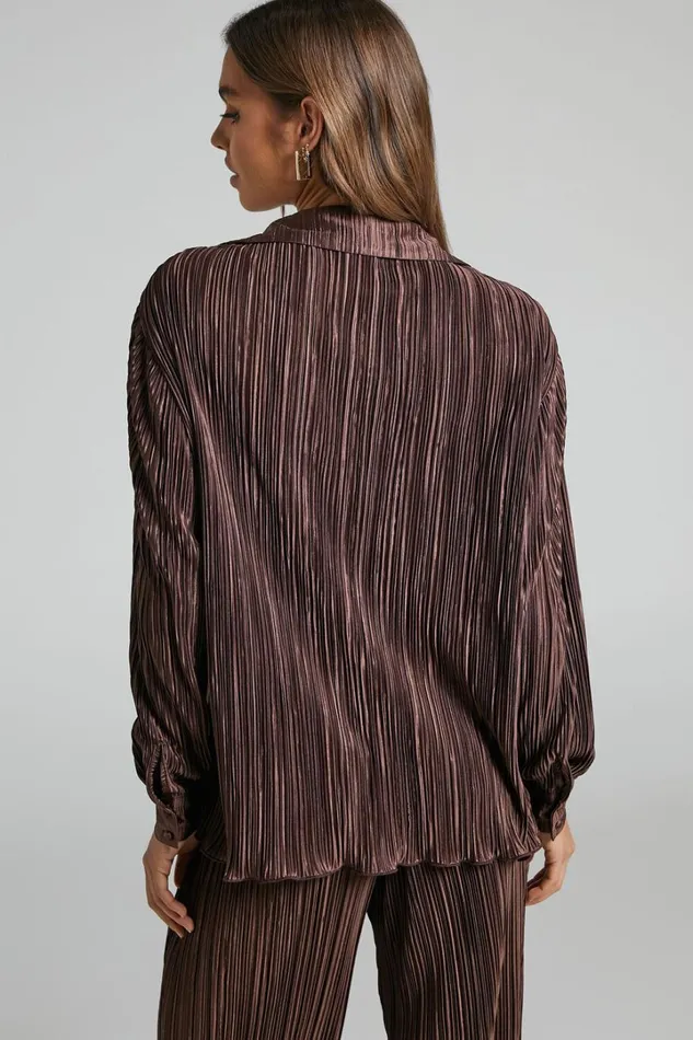 Beca Shirt 8211 Plisse Button Up Shirt In Chocolate Women Showpo Curve Clothes