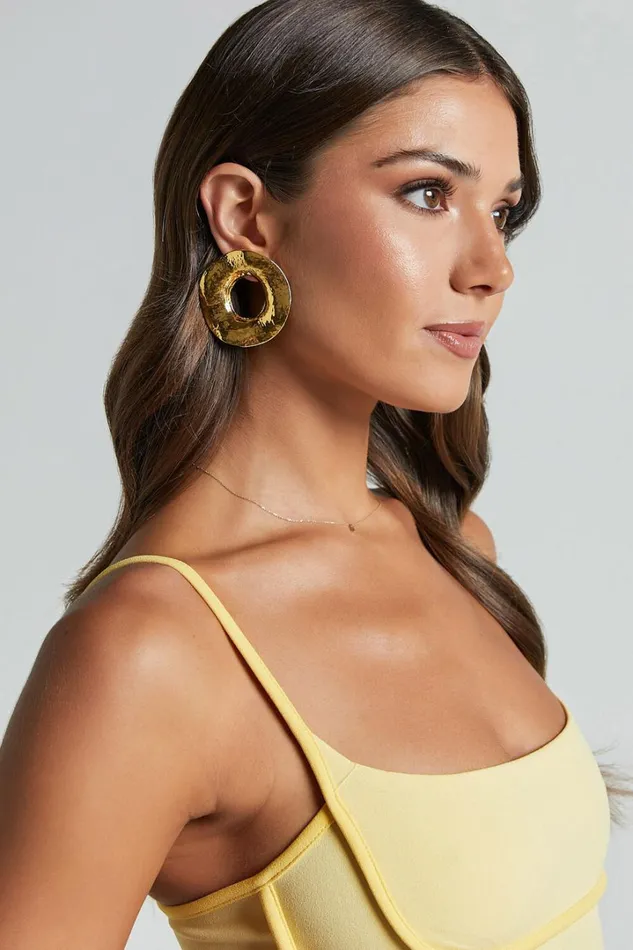 Breann Statement Earrings In Gold Women Showpo Earrings