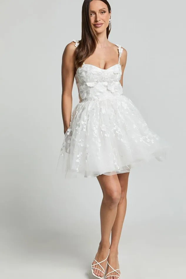 Everheart Mini Dress 8211 Sweetheart Bustier Lace Dress In White Women Showpo Dresses