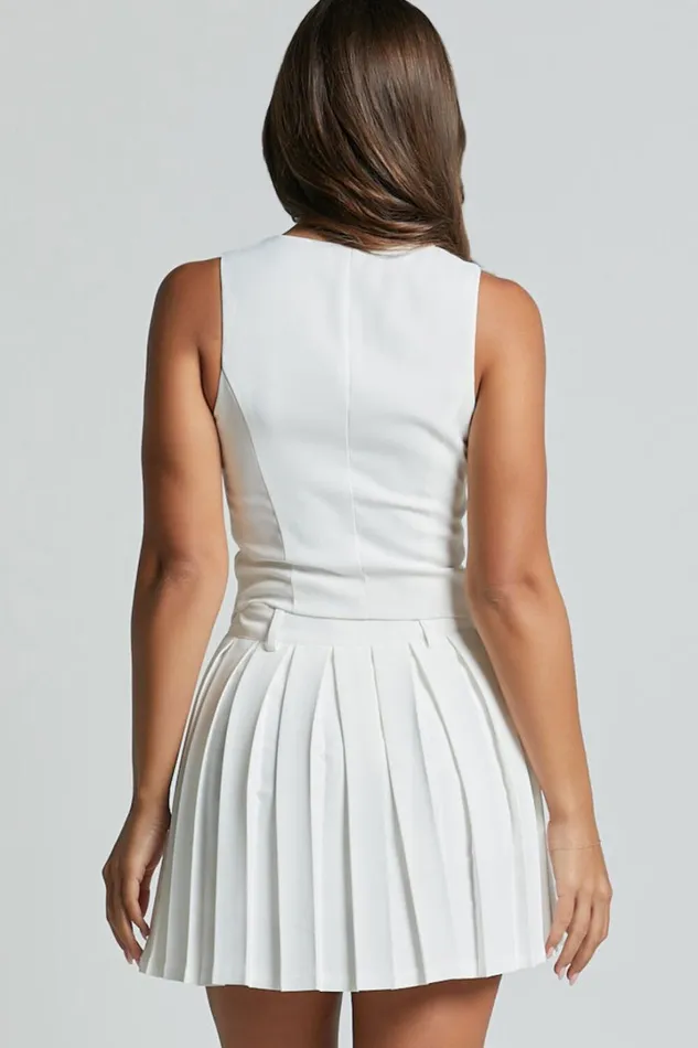 Harlee Vest 8211 Fitted V Neck Tailored Vest Top In White Women Showpo Tops