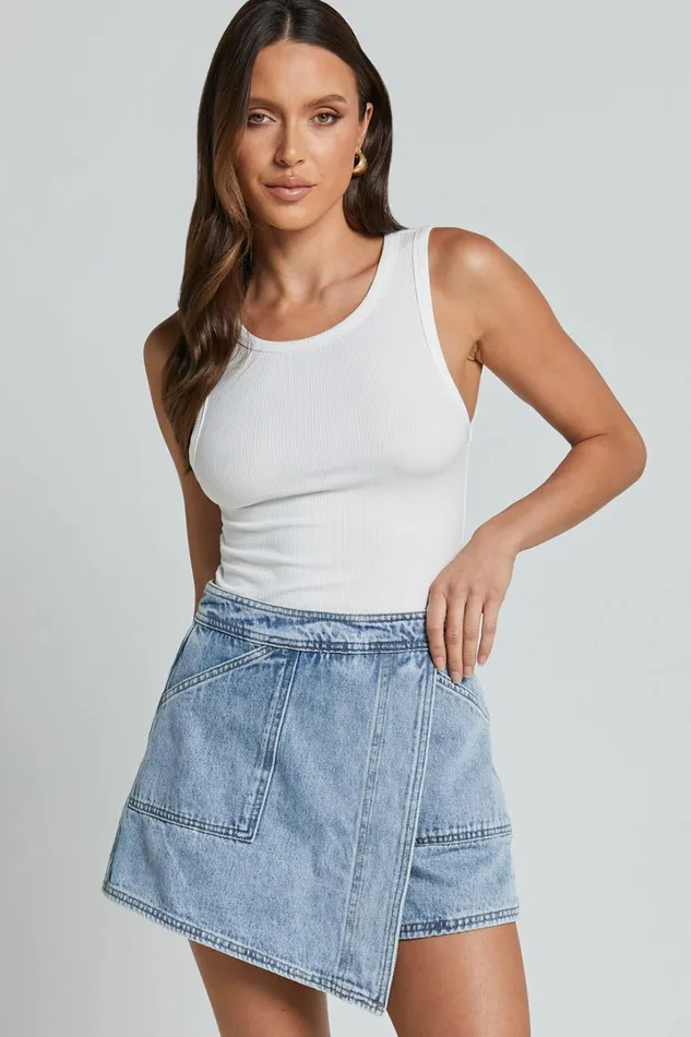 Harleigh Skort 8211 Pocket Detail Wrap Denim Skort In Light Blue Wash Women Showpo Denim