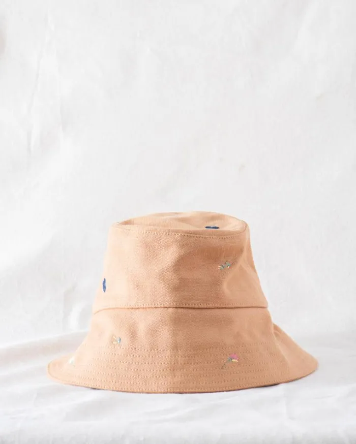 Hats Women039s The Great The Bucket Hat Camel With Tossed Floral Embroidery