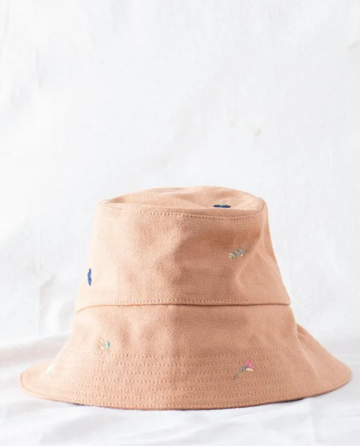 Hats Women039s The Great The Bucket Hat Camel With Tossed Floral Embroidery