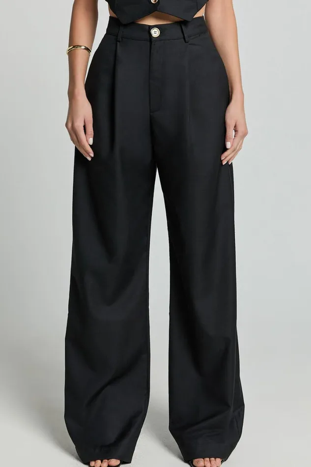 Izara Trousers 8211 Mid Rise Relaxed Straight Leg Tailored Trousers In Black Women Showpo Pants