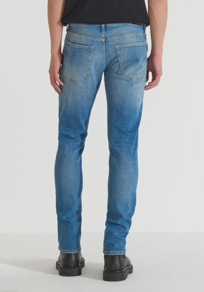 Jeans Men Antony Morato Ozzy Tapered Fit Jeans In Vintage Blue Denim Light Blue Jeans Men Antony Morato Ozzy Tapered Fit Jeans In Vintage Blue Denim Light Blue