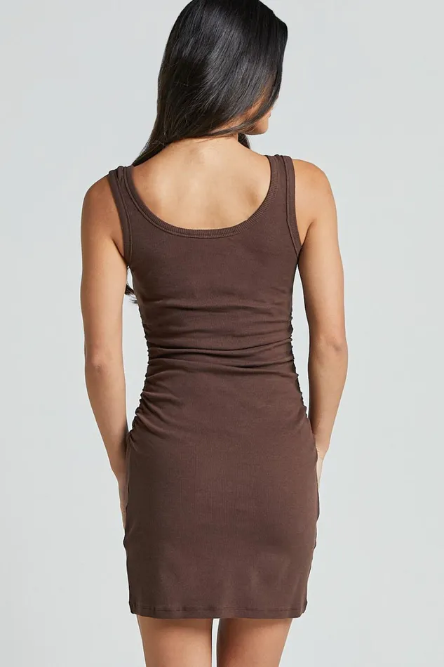 Leah Mini Dress 8211 Ribbed Scoop Neck Side Ruched Dress In Chocolate Women Showpo Basics