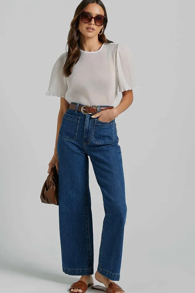 Lennon Top 8211 Scoop Neck Short Sleeve Pleated Top In White Women Showpo Tops
