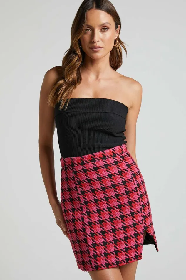 Marjoe Mini Skirt 8211 A Line High Waist Textured Skirt In Pink And Black Check Women Showpo Skirts Marjoe Mini Skirt 8211 A Line High Waist Textured Skirt In Pink And Black Check Women Showpo Skirts