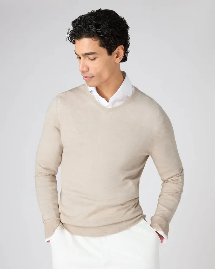 NPeal Jumpers Men Conduit Fine Gauge Cashmere V Neck Jumper Sandstone Brown