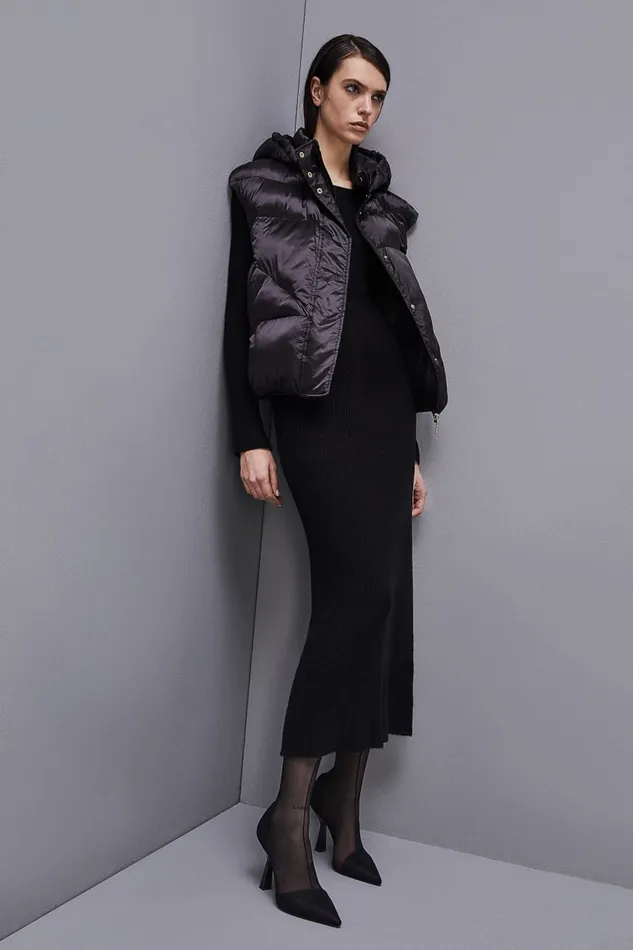 Patrizia Pepe Nylon Sleeveless Down Jacket Black Nero Apparel Down Jackets