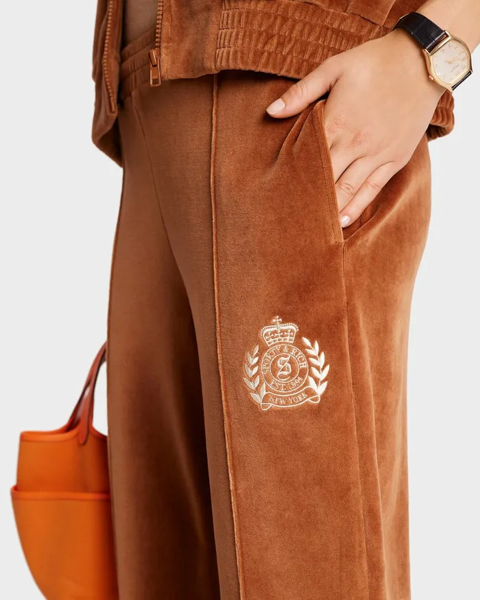 Sweatpants Men Sporty and Rich NY Crest Velour Track Pant 8211 TobaccoCream