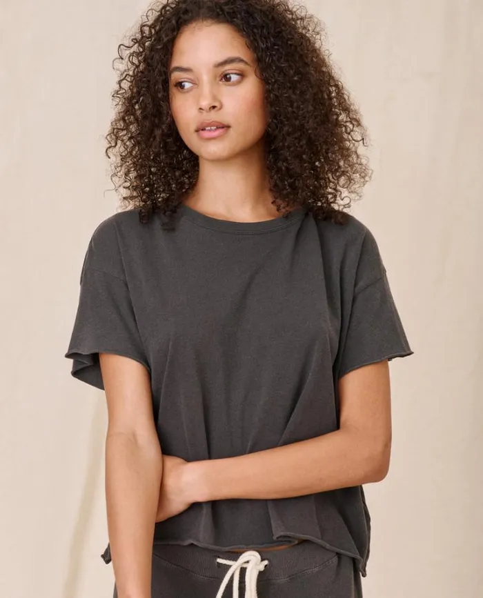 Tops Women039s The Great The Crop Tee Washed Black