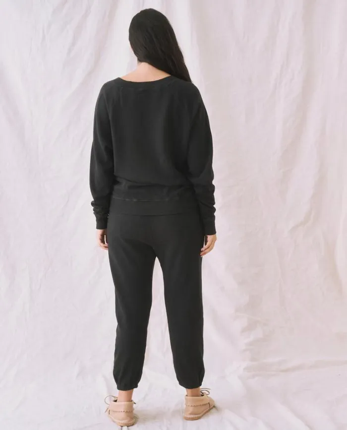 Tops Women039s The Great The VNeck Sweatshirt Almost Black