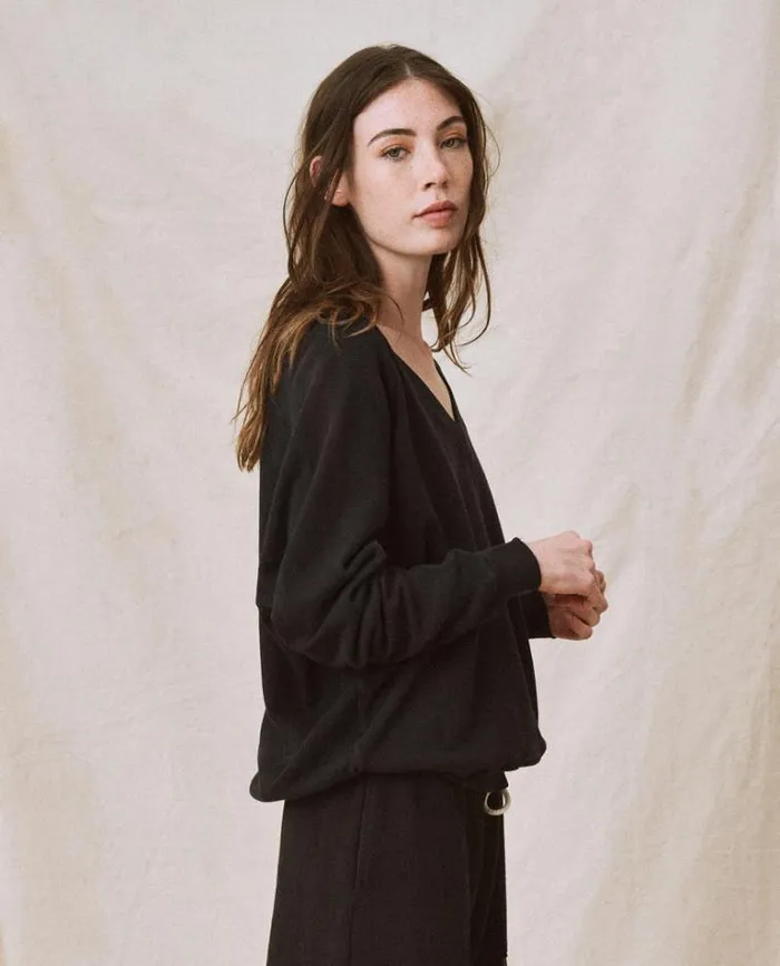 Tops Women039s The Great The VNeck Sweatshirt Almost Black