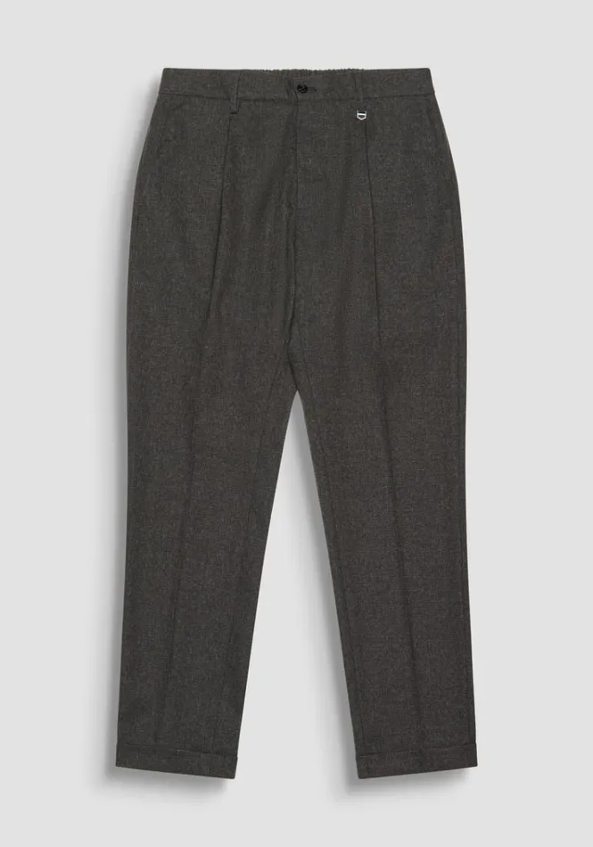 Trousers Men Antony Morato Gustaf Carrot Fit Trousers In Stretch Viscose Blend Fabric Dark Olive Green Trousers Men Antony Morato Gustaf Carrot Fit Trousers In Stretch Viscose Blend Fabric Dark Olive Green