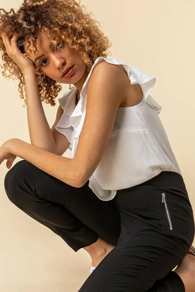 Women Black Elastic Waist Zip Detail Cropped Trousers Roman Trousers