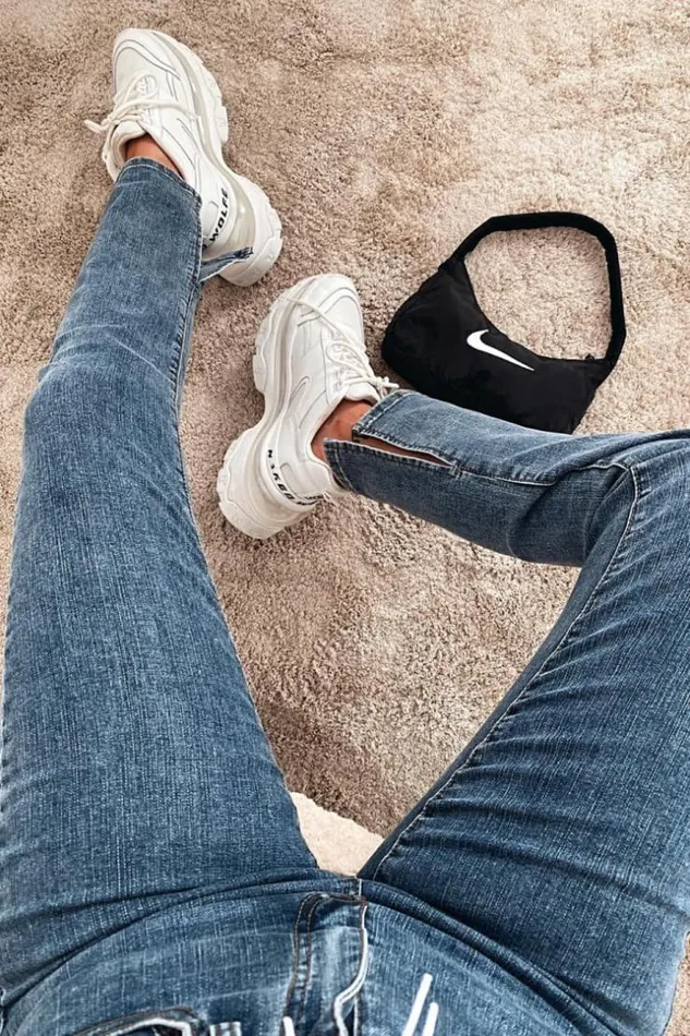 Women Blue Jeans With Split Hem Inside The Ankle Blue Brentiny Paris Jeans