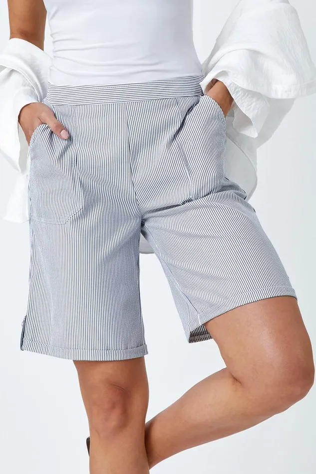Women Blue Striped Turn Up Elastic Waist Shorts Roman Trousers