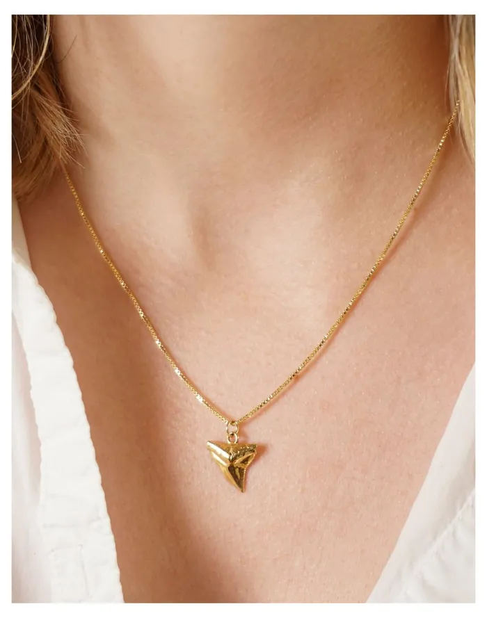 Women Charlotte Cauwe Studio Shark Tooth Necklace In Gold Gold Madewell Necklaces Women Charlotte Cauwe Studio Shark Tooth Necklace In Gold Gold Madewell Necklaces
