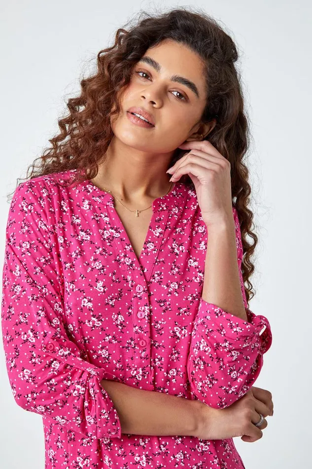 Women Fuchsia Ditsy Floral Notch Neck Stretch Top Roman Tops