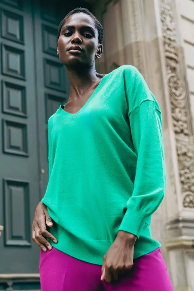 Women Green Plain Stretch VNeck Longline Jumper Roman Knitwear