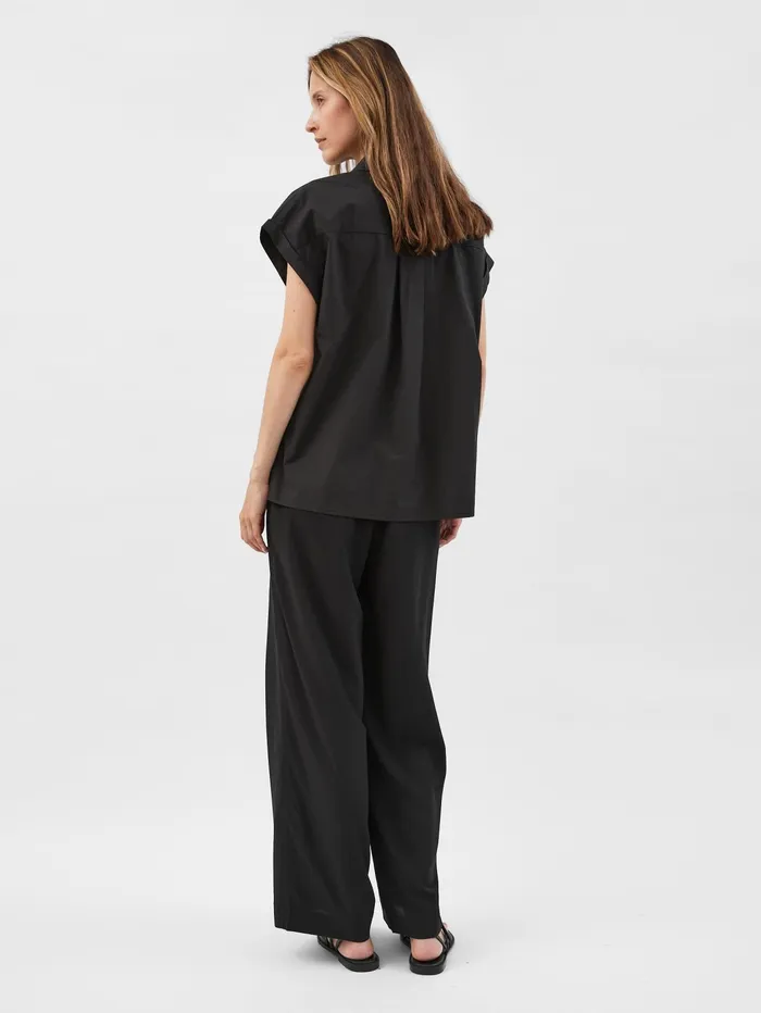 Women Matteau 8211 Relaxed Sleeveless Shirt In Black The UNDONE Tops