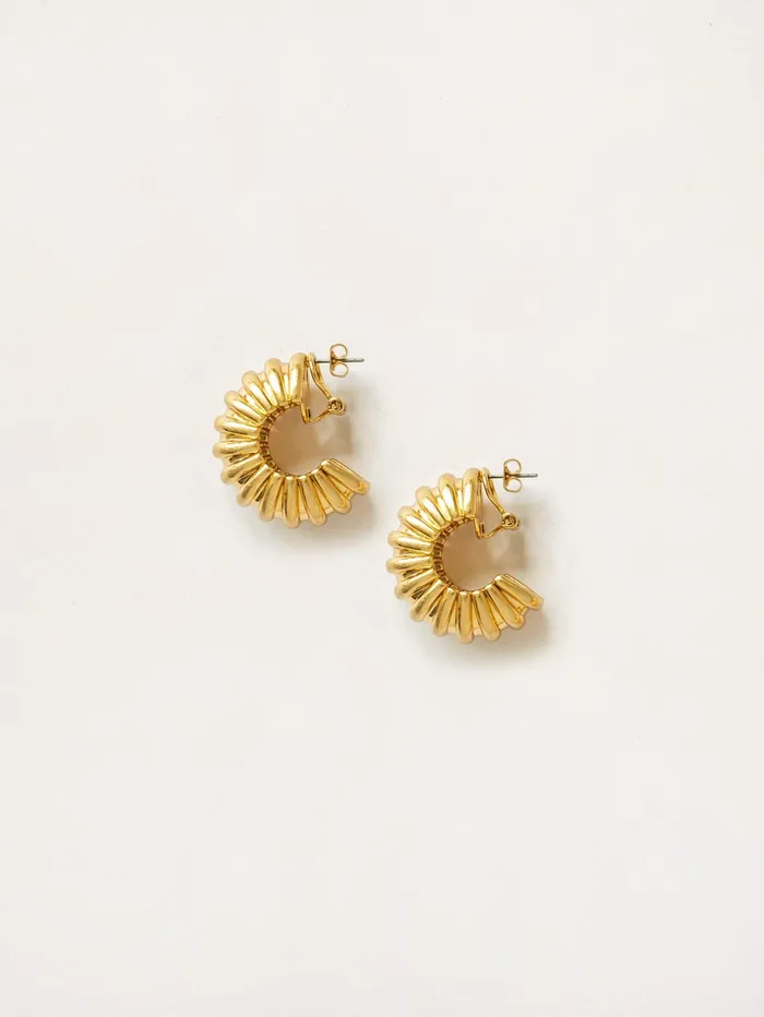 Women RYLAN 8211 Ribbed Statement Hoop Earring In Gold The UNDONE Earrings