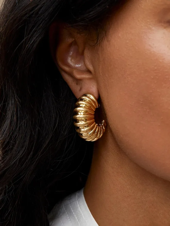 Women RYLAN 8211 Ribbed Statement Hoop Earring In Gold The UNDONE Earrings