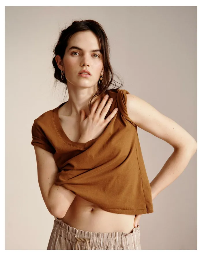 Women Softfade Cotton V Neck Crop Tee Dried Acorn Madewell Tees Women Softfade Cotton V Neck Crop Tee Dried Acorn Madewell Tees