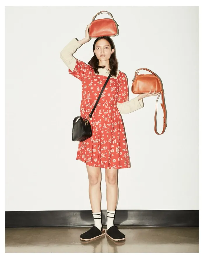 Women The Sydney Zip Top Crossbody Bag True Black Madewell Crossbody Bags Women The Sydney Zip Top Crossbody Bag True Black Madewell Crossbody Bags