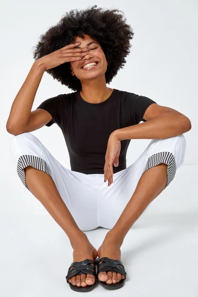Women White Contrast Elastic Waist Cropped Trousers Roman Trousers