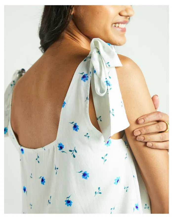 Women X Reistor Tie Up Crop Top Ivory White Madewell Tops and Shirts Women X Reistor Tie Up Crop Top Ivory White Madewell Tops and Shirts